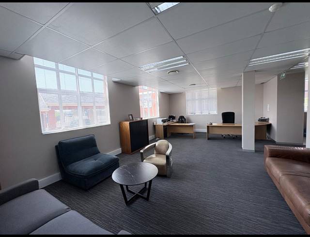 117M² OFFICE TO LET IN DAINFERN